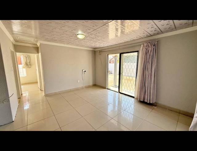 2 BEDROOM HOUSE FOR SALE IN SOSHANGUVE VV